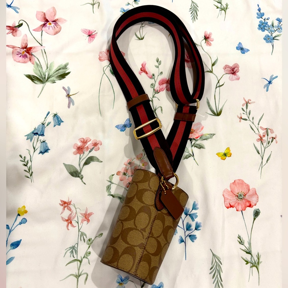 Coach Signature Canvas Crossbody Water Bottle Holder Adjustable Strap